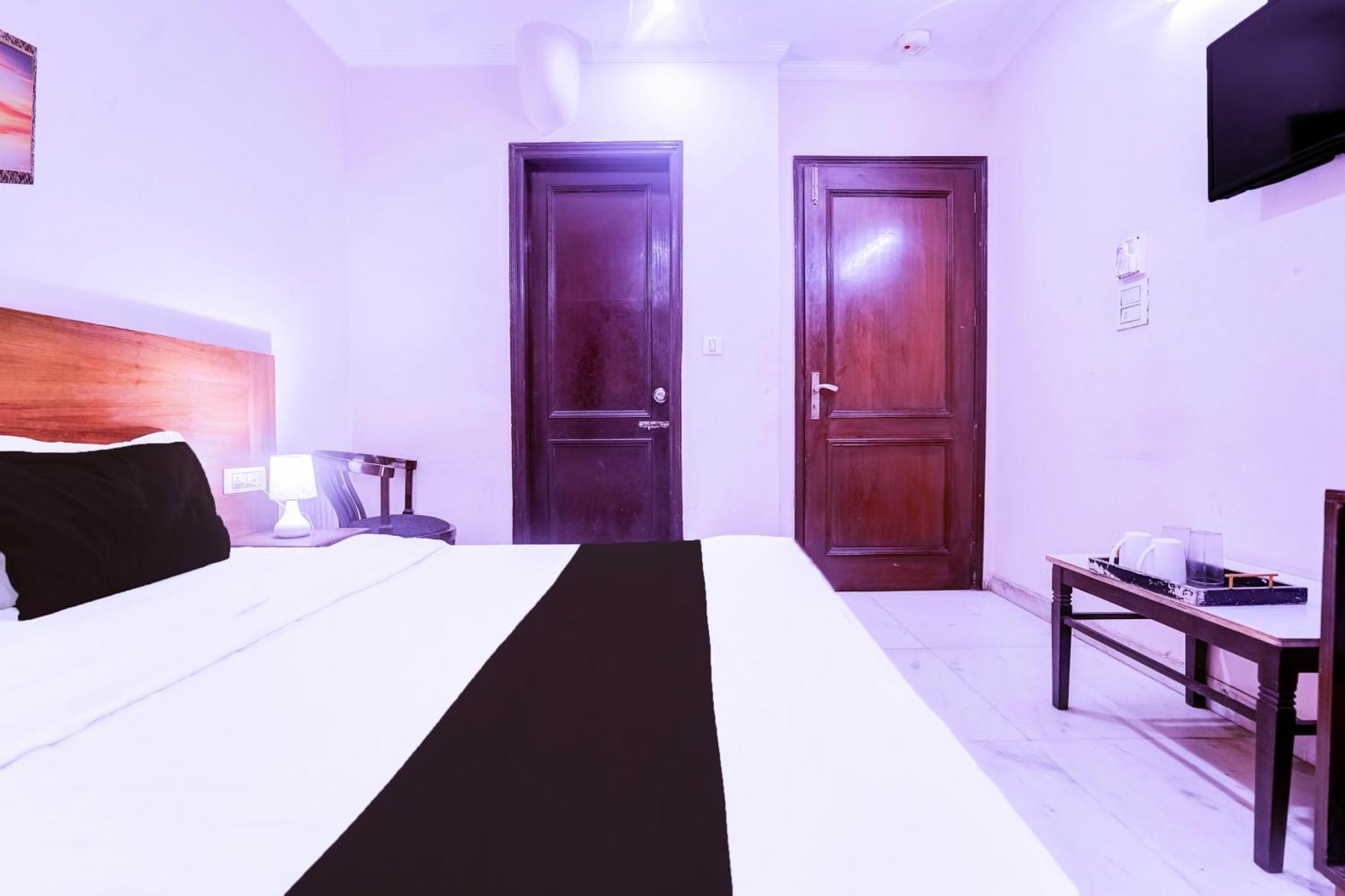 Fabhotel De Gold New Delhi Exterior photo