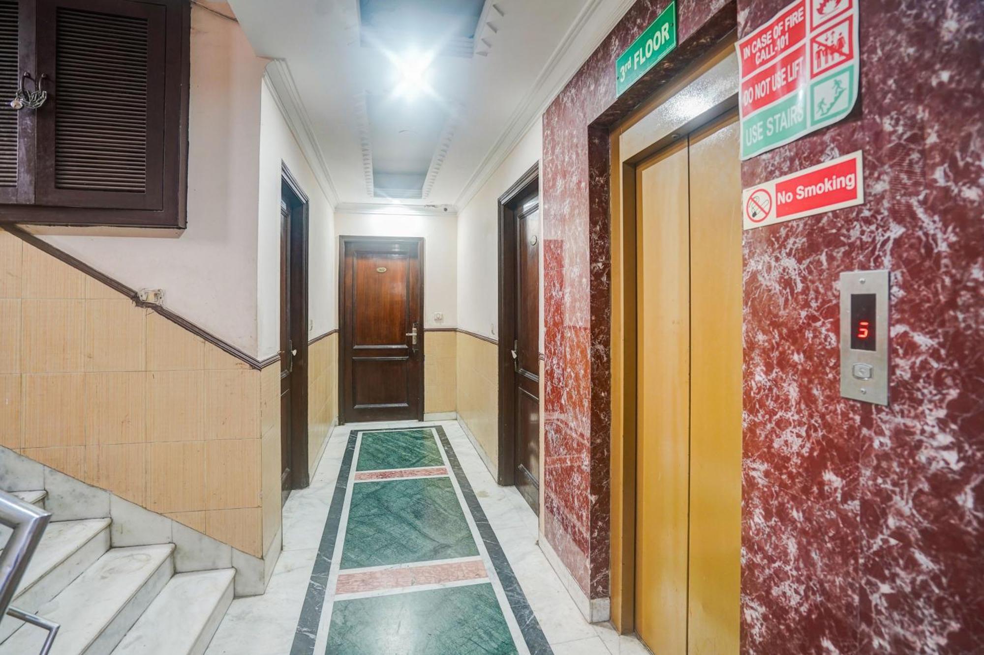 Fabhotel De Gold New Delhi Exterior photo