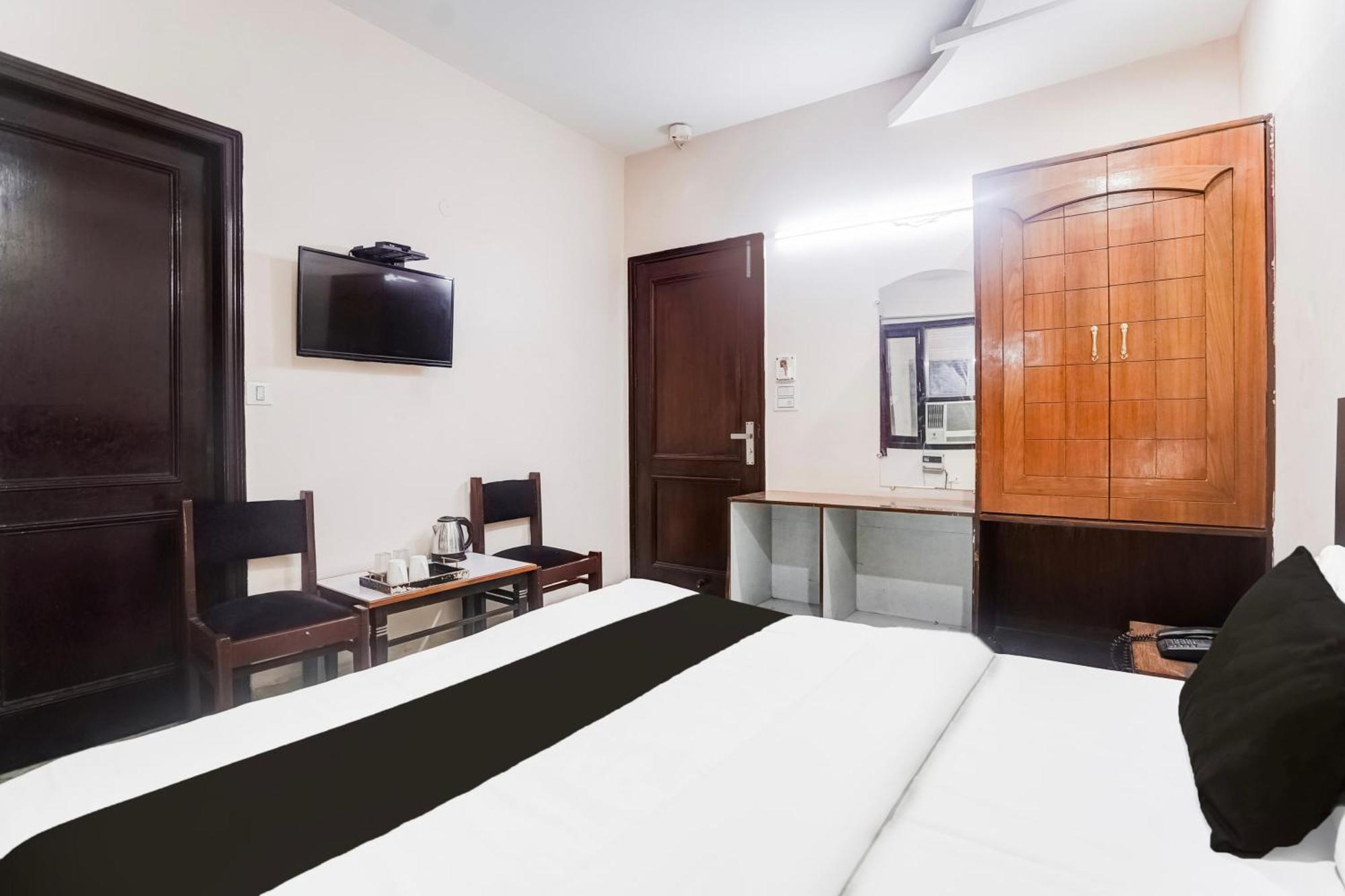 Fabhotel De Gold New Delhi Exterior photo